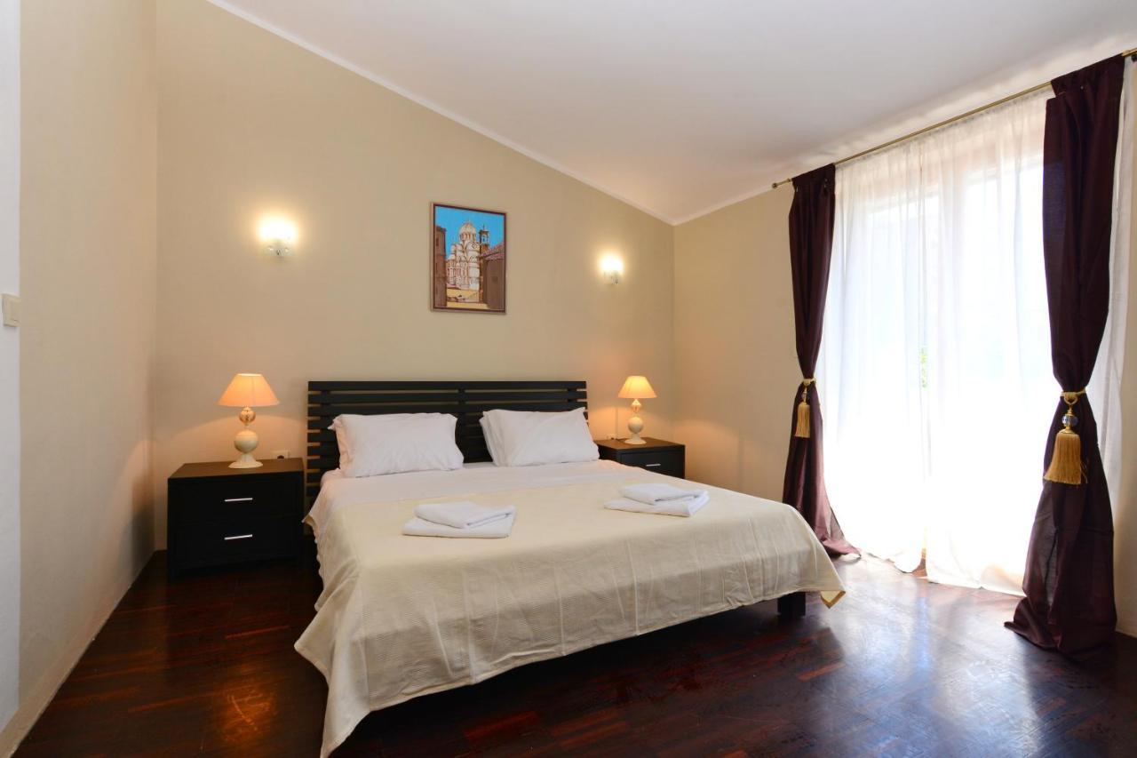 Couette-café Luxury Uzorita